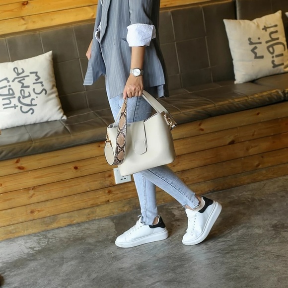 NEW 2pc/set Leather Shoulder Crossbody Wrist Purse - Picture 3 of 7